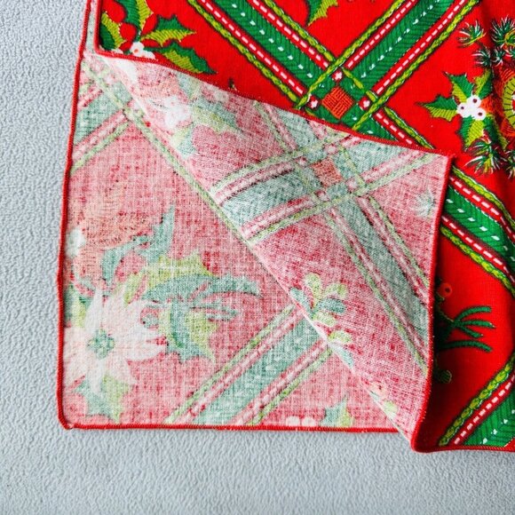 Vintage Christmas Tablecloth Holly Poinsettia Pattern MCM Retro 66x98 Rectangle - Picture 3 of 7